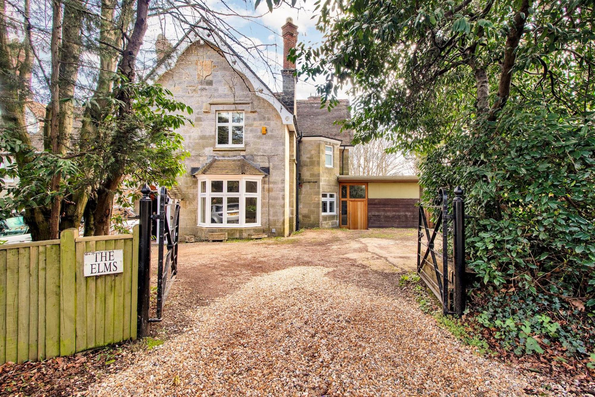 Sanctuary Forest Row Countryside Village Escape Pass The Keys 외부 사진