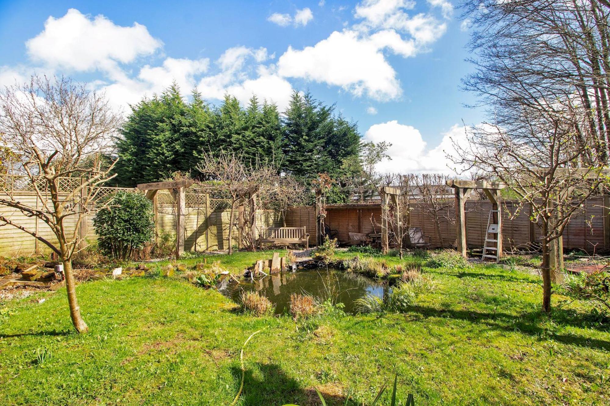 Sanctuary Forest Row Countryside Village Escape Pass The Keys 외부 사진